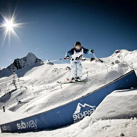 In With Ski-in Ski-out Access Tatil Evi