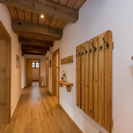 بيت للعطل In With Ski-in Ski-out Access كابرون