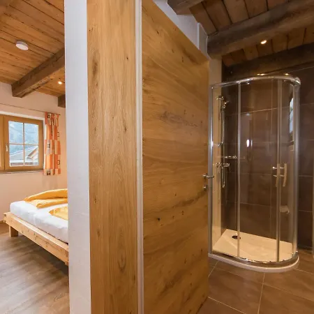 بيت للعطل In With Ski-in Ski-out Access *