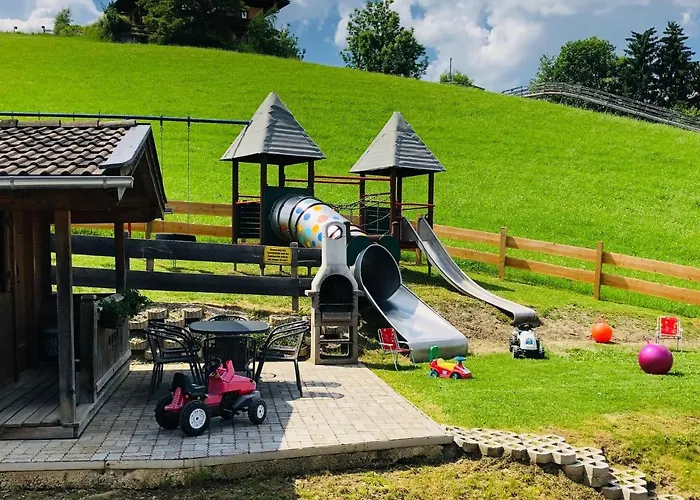 In With Ski-in Ski-out Access Сasa de vacaciones *